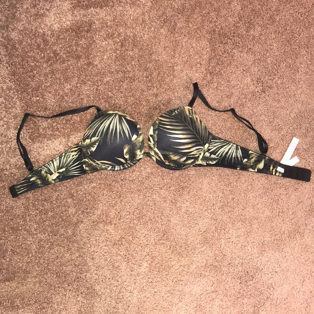 34B Victoria’s Secret black palm pattern bra